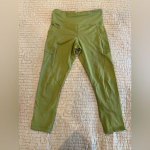 Zyia light and tight pocket leggings - size medium - olive green